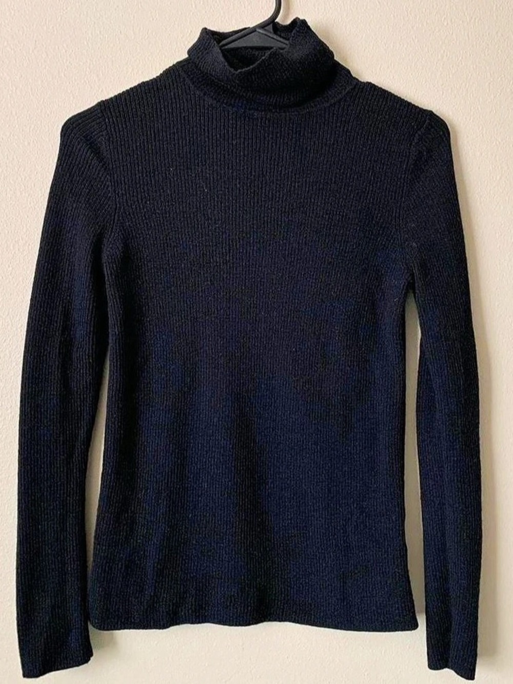 Uniqlo Merino Ribbed Turtleneck in Black